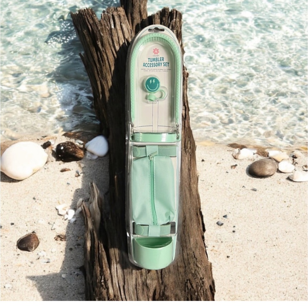 Mint Green Seaside Sipper - 4-Piece Tumbler🥤Accessory Set